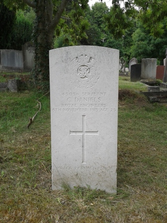 Colin Daniels gravestone