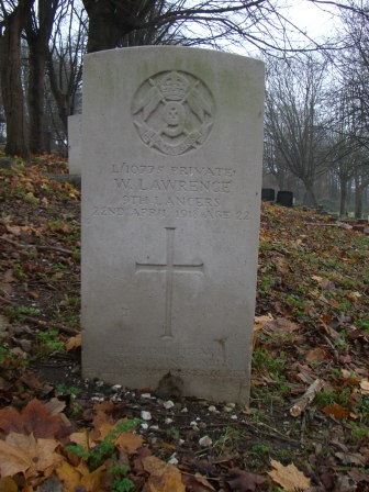 Pte Walter Lawrence headstone