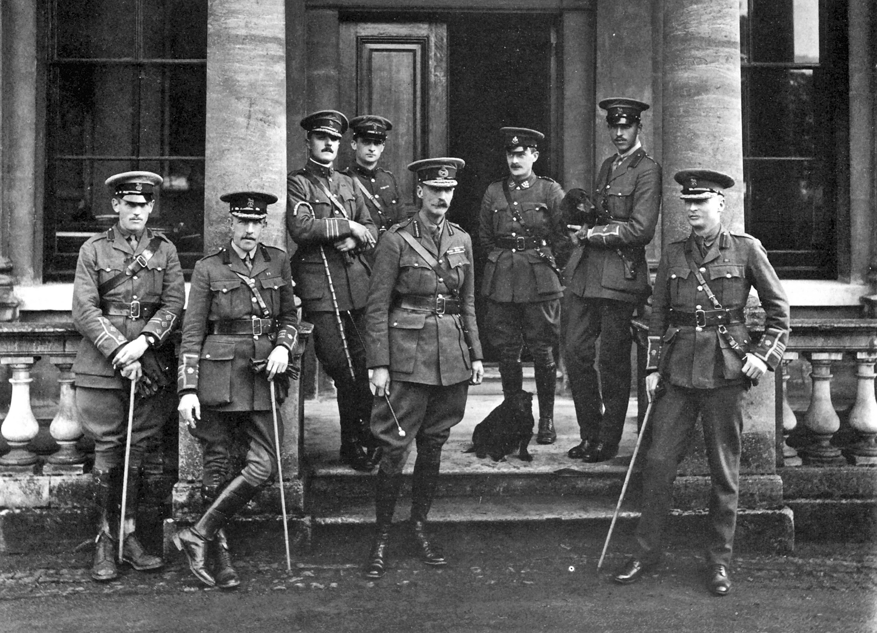 Edward and his staff at Stockwood House, he is in the centre 1914