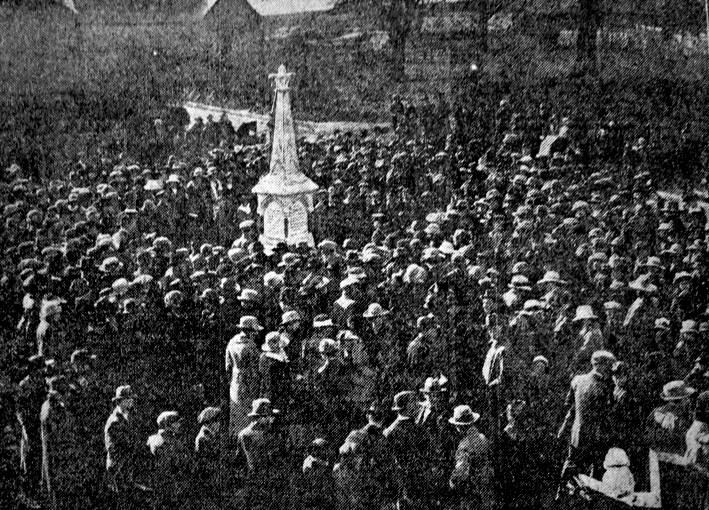 Stopsley War Memorial unveiling 1921