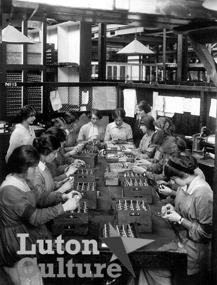 George Kent munitions girls