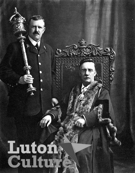 Mayor Impey and macebearer Frederick Ringall (Thurston)